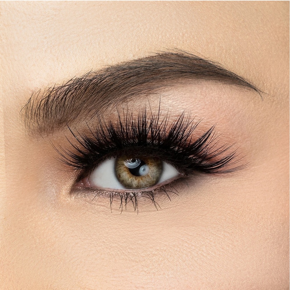 Lashes - Picture 2 of 3